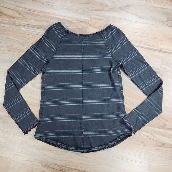 🔹️NWT Urban Outfitters Ecote Gray Striped Long Sleeve Top Large - Picture 2 of 9